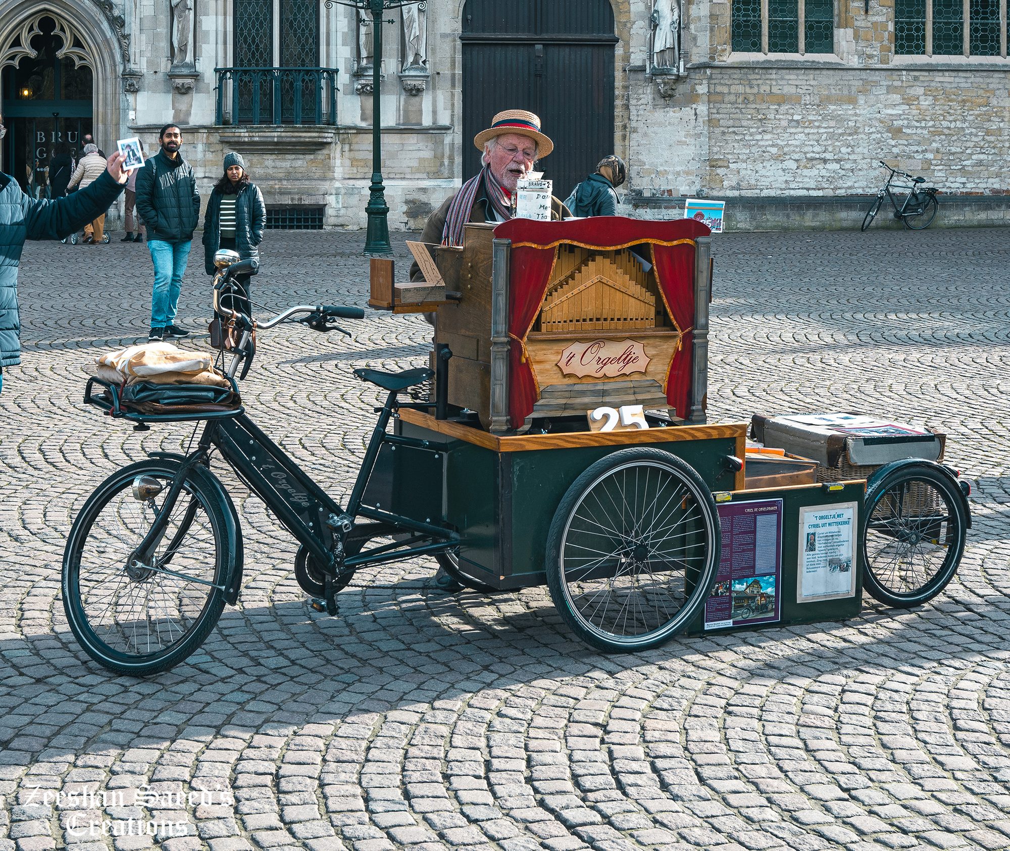 An artist on the streets of Bruges