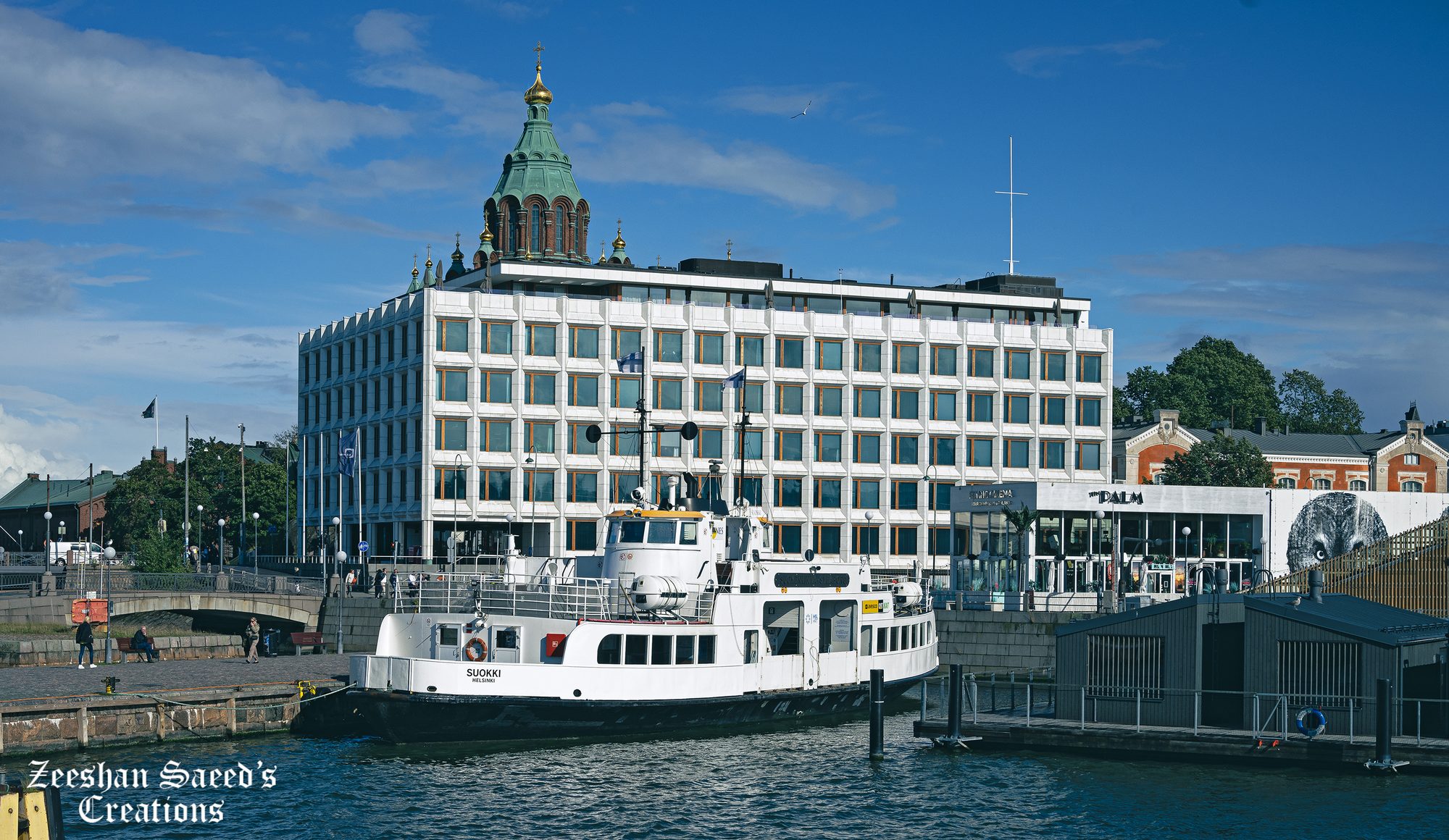 Harbour ferry at Market Square, Uspenski Cathedral behind