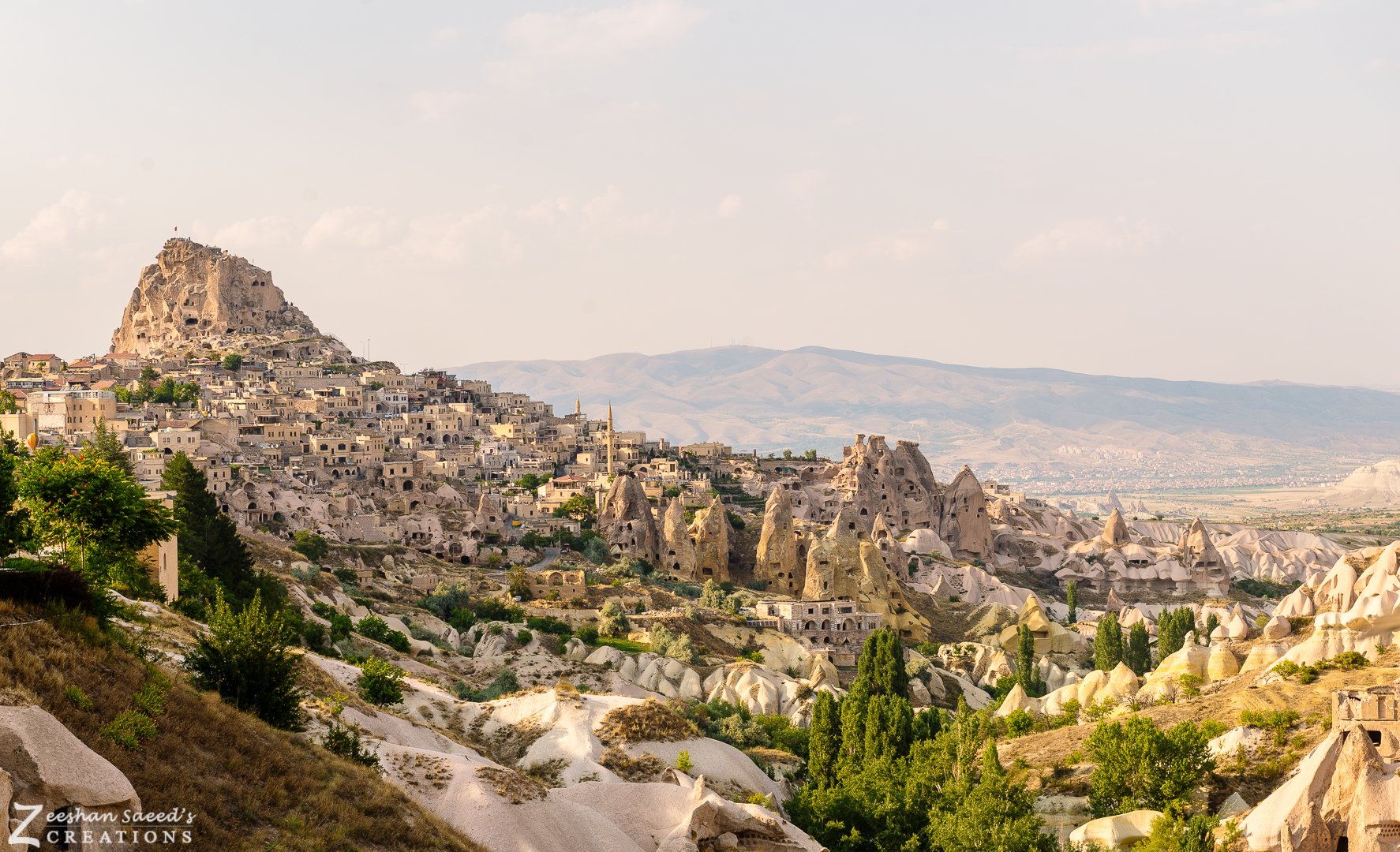 Uçhisar Castle above the valley